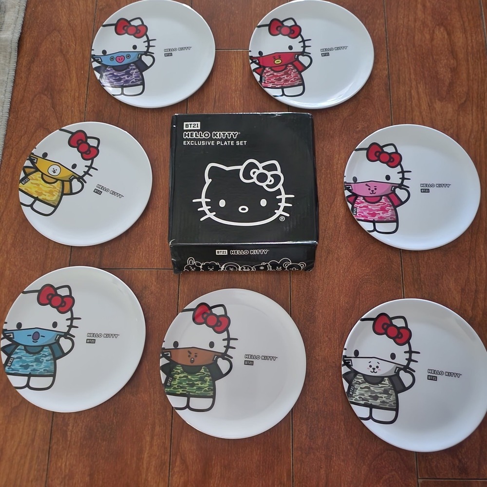 BT21 Hello Kitty Exclusive Plate Set 7pc Sanrio BTS Camo Collectible Appetizer